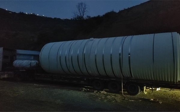 岷县圆桶运输途中